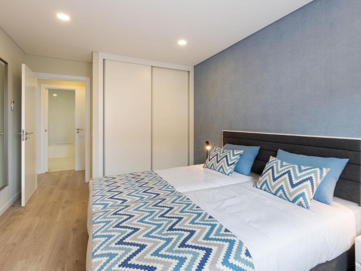 Beautiful Apartment In S O Martinho Do Porto With Balcony São Martinho do Porto Exterior photo