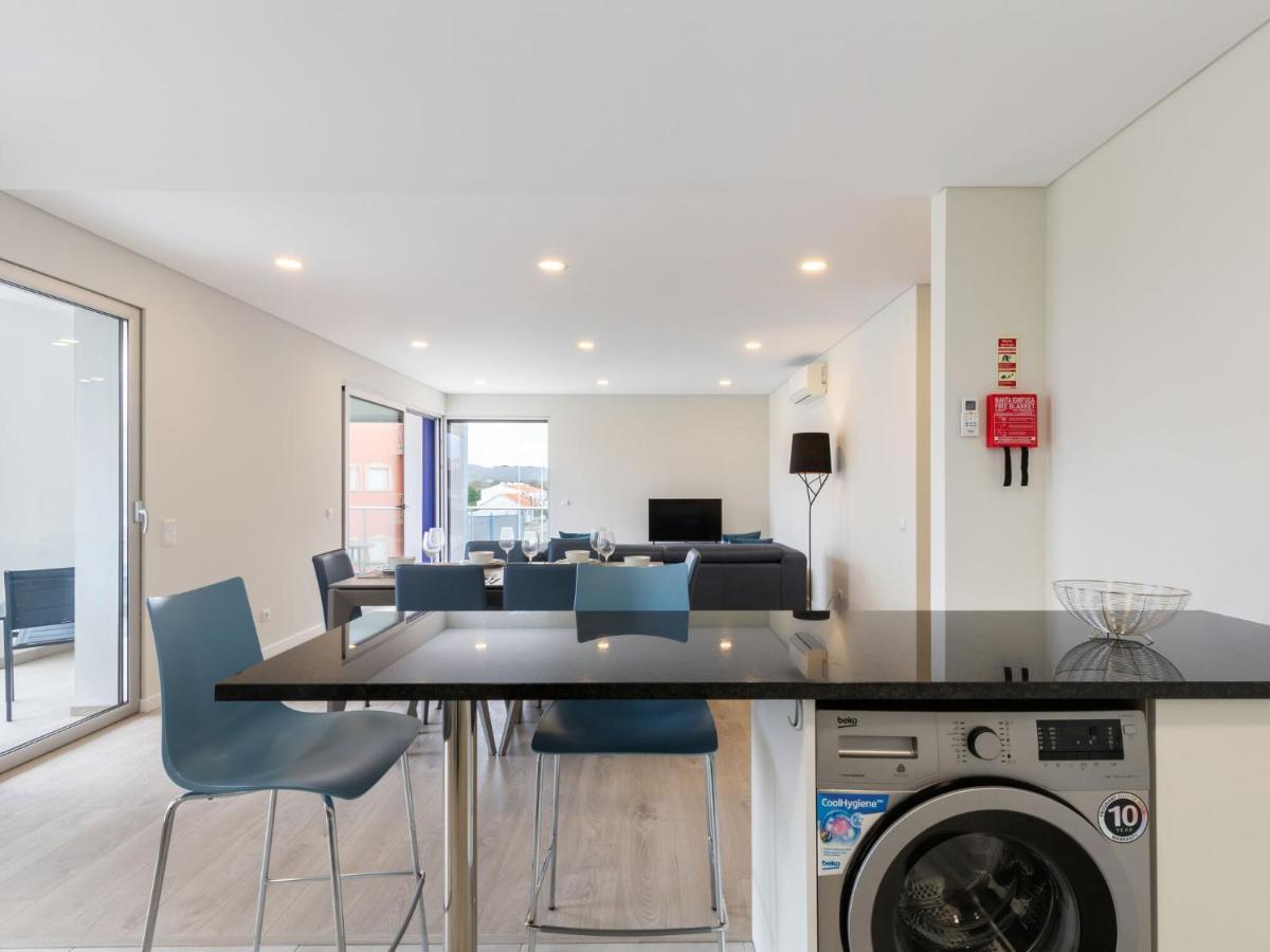 Beautiful Apartment In S O Martinho Do Porto With Balcony São Martinho do Porto Exterior photo
