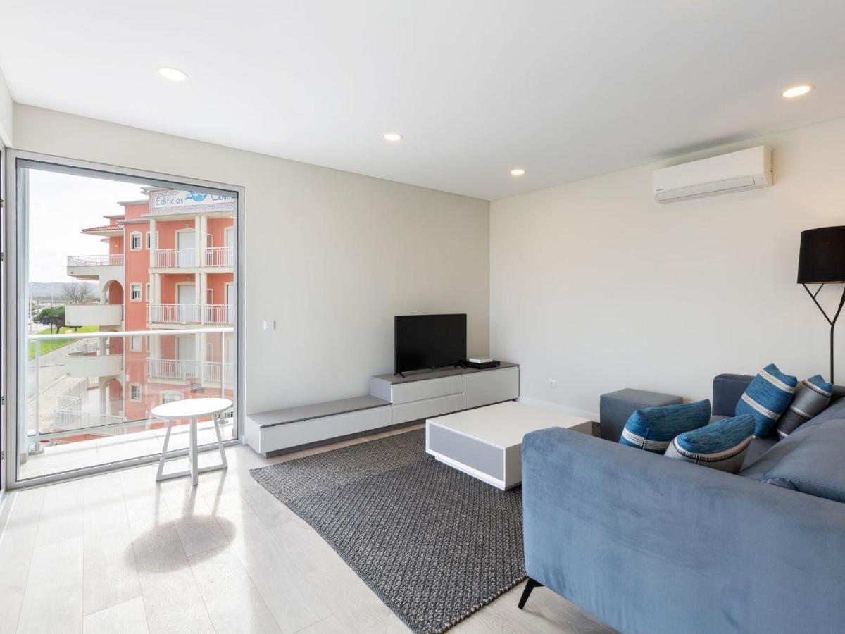 Beautiful Apartment In S O Martinho Do Porto With Balcony São Martinho do Porto Exterior photo